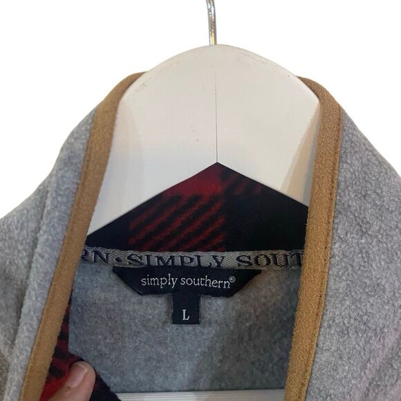 Simply southern size, large, long sleeve fleece Buffalo print 3/4 button - Picture 3 of 5